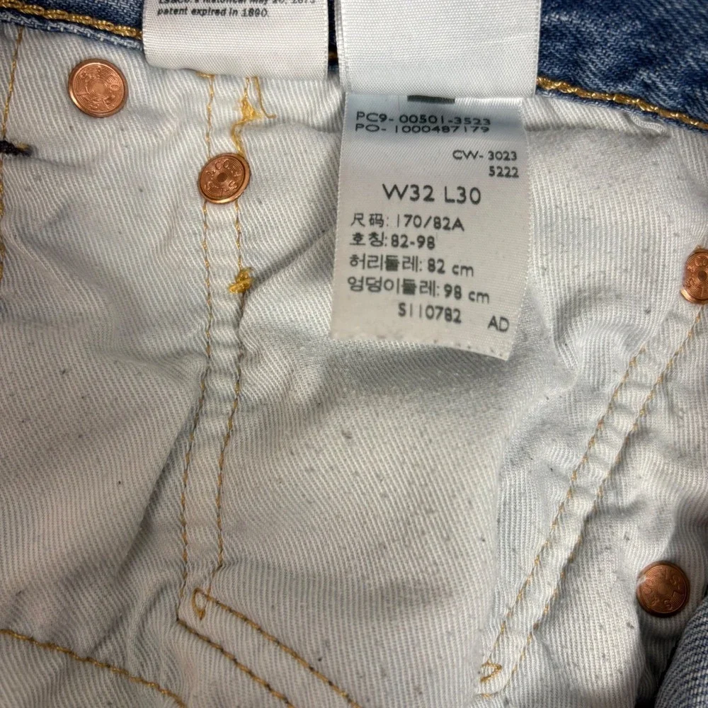 Levi's‎ Jeans Men 32x30 Blue 501 Original Fit Button Fly Light Wash Denim